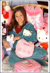 Photos de Mackenzie Rosman - Hello Kitty DreamWorld 28th Birthday - 2